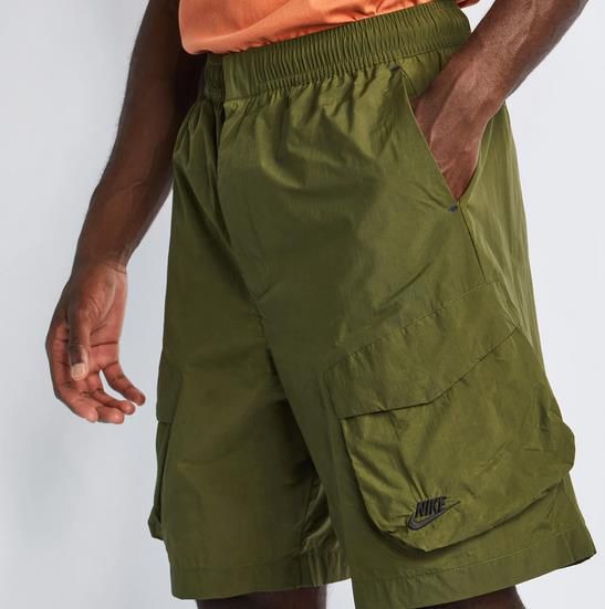 Nike Tech Cargo Short in drei Farben für je 47,99€ (statt 64€)