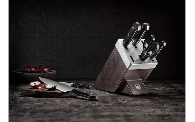 Zwilling Gourmet selbstschärfender Messerblock mit 7 Teilen für 137€ (statt 150€)