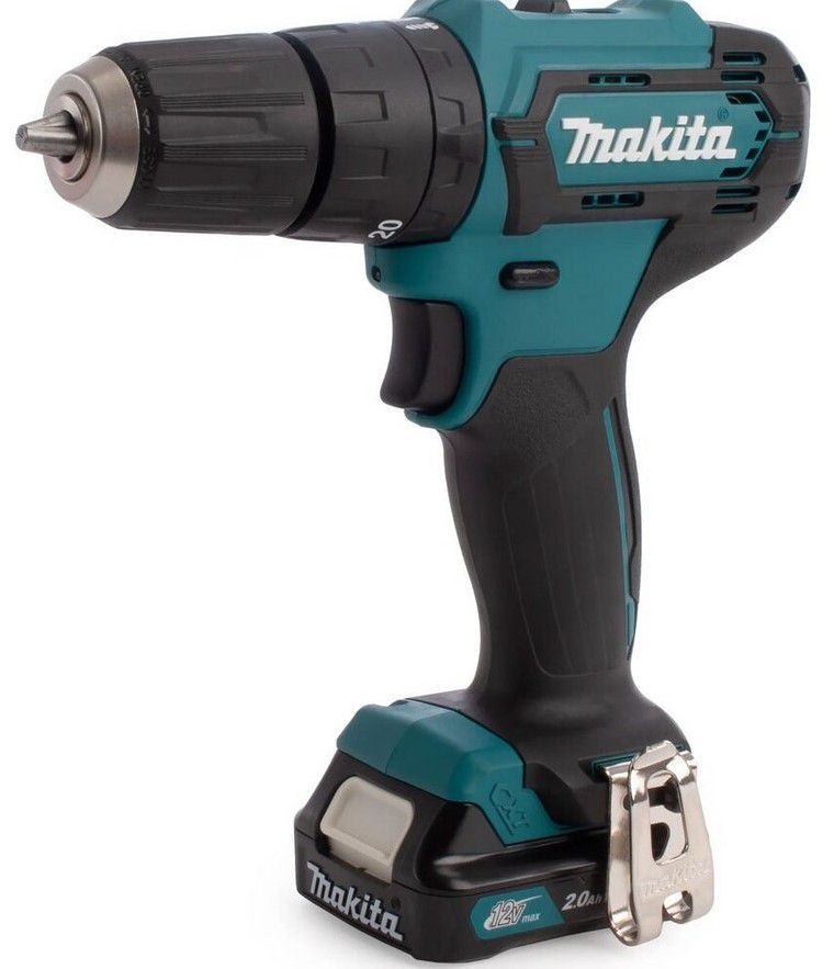 Makita CLX228AJ Set  Akku Bohr + Schlagschrauber + 2 Akkus + Box für 176,90€ (statt 218€)