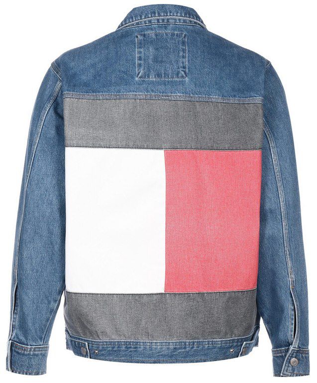 Tommy Jeans Jeansjacke mit Label Details für 69,99€ (statt 78€)