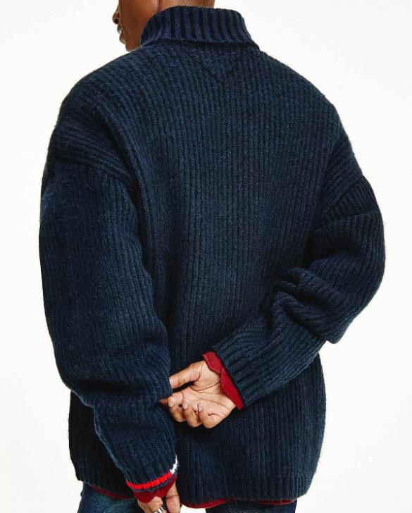 Tommy Jeans Herren Rollkragen Pullover für 56,94€ (statt 83€)
