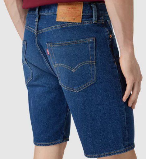 Levis 501 Hemmed Bleu Eye Jeansshorts mit Logo Details in Dunkelblau für 32,29€ (statt 39€)