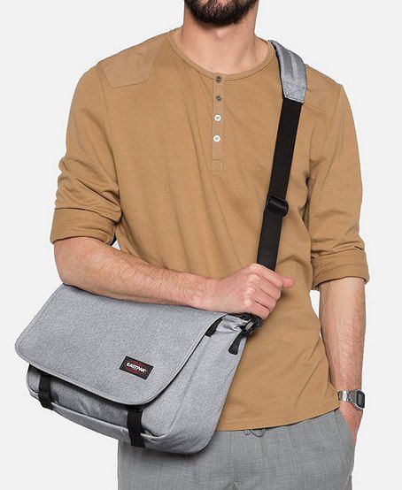 Eastpak Jr Umhängetasche in Hell  oder Dunkelgrau ab 22,90€ (statt 32€)