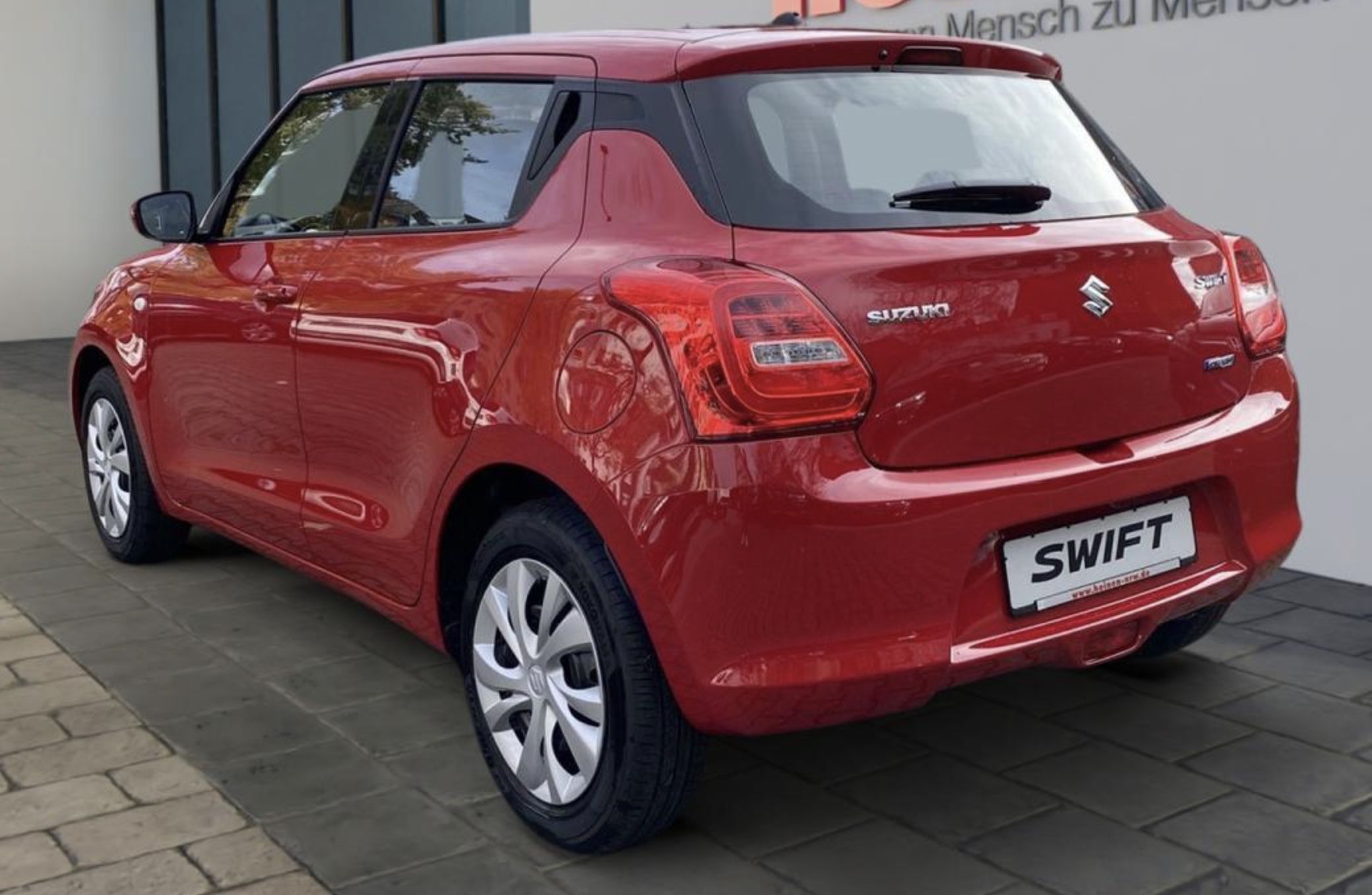 Privat: Suzuki Swift 1.2 Club Hybrid mit 83 PS für 99€ mtl.   LF: 0.59