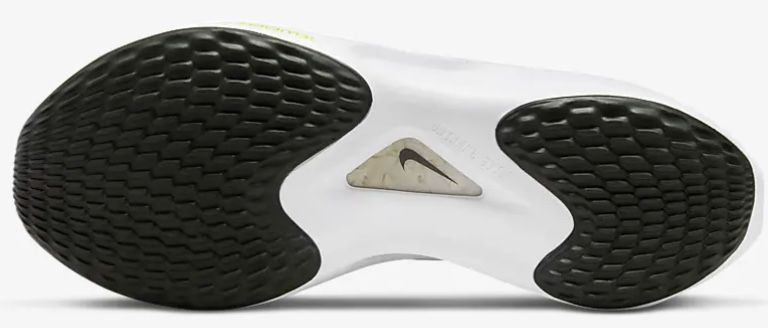 Nike Zoom Fly 5 Straßenlaufschuhe in Cargo Khaki für 79,97€ (statt 141€)