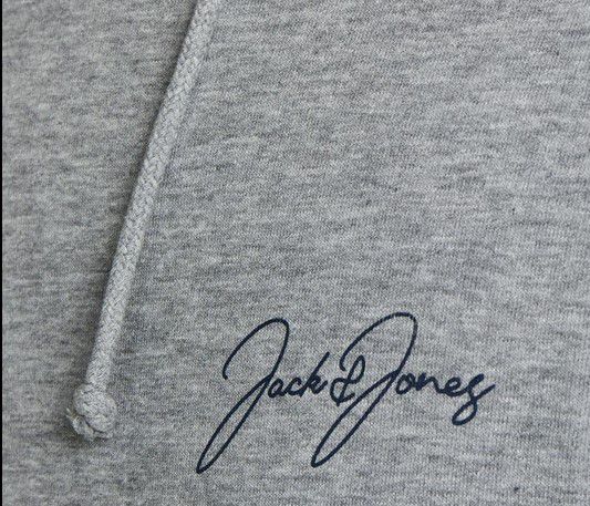 Jack & Jones Trainingsanzug mit Hoody für 32,95€ (statt 55€)