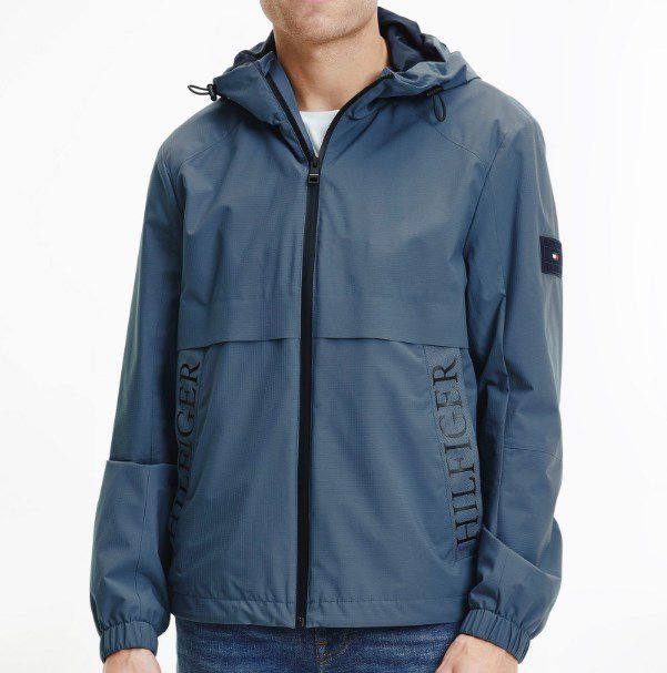 Tommy Hilfiger Water Repellent Hooded Jacket in Schwarz o. Blau ab 93,59€ (statt 143€)
