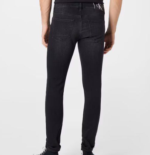 Calvin Klein Skinny Fit Jeans in Schwarz für 39,90€ (statt 49€)