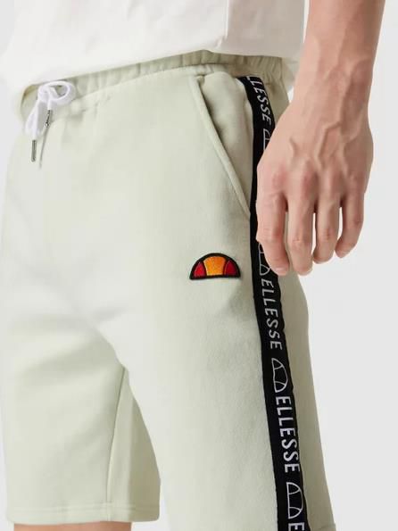 Ellesse Sweatshorts mit Label Patch in 5 Farben für je 17,99€ (statt 24€)