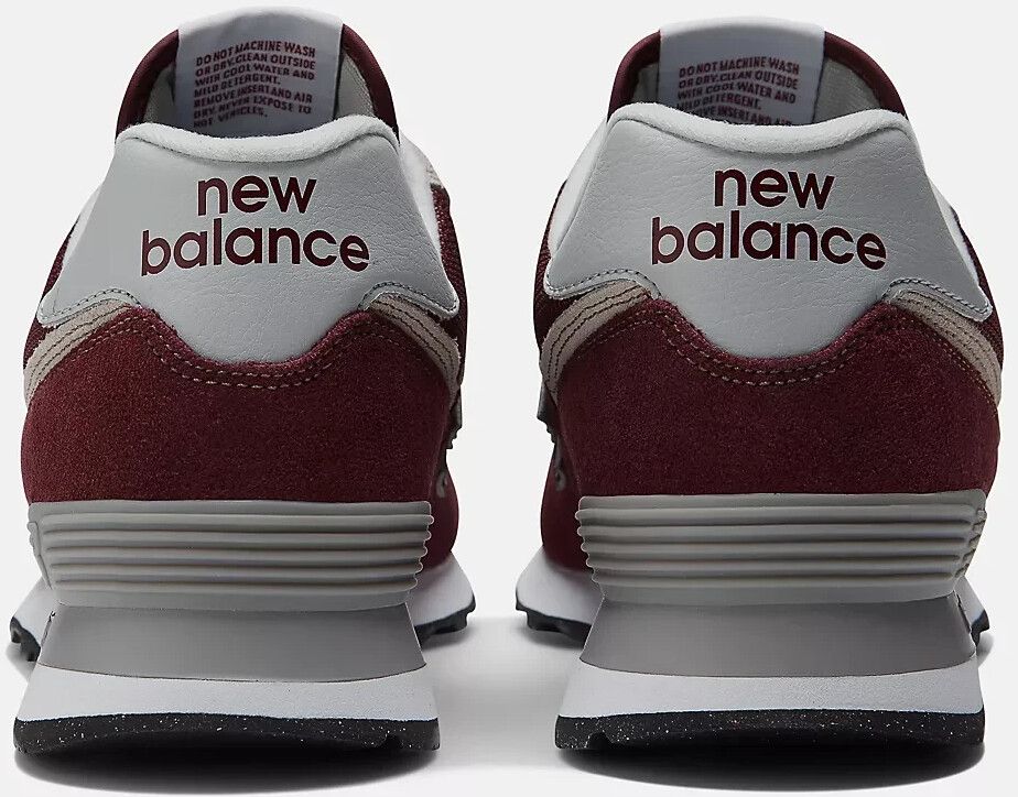 New Balance 574 Herren Wildleder Sneaker in Rot für 50€ (statt 65€)