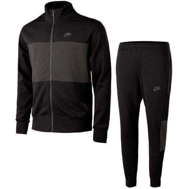 Nike Trainingsanzug Sport Essentials Fleece Track Suit ab 47,99€ (statt 75€)