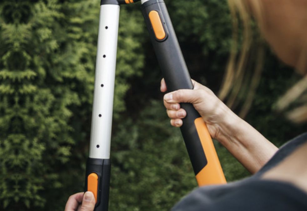 Fiskars SmartFit Teleskop Heckenschere HS86 + Teleskop Astschere für 40,90€ (statt 80€)