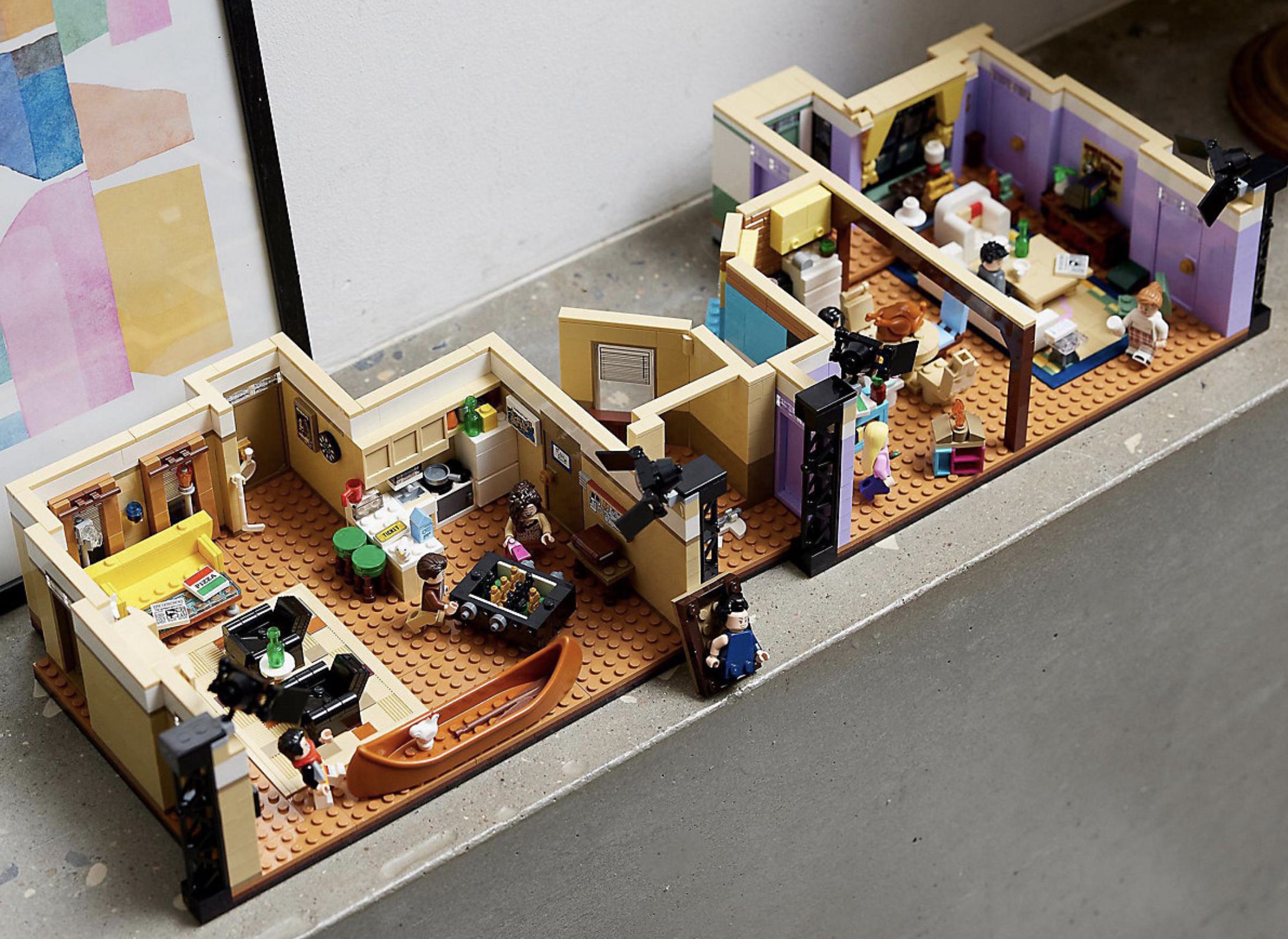 LEGO 10292   Creator Expert Friends Apartments für 149,99€ (statt 155€)