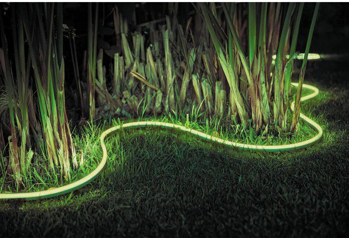 Philips Hue Lightstrip Outdoor 5m White & Col. Amb für 139,99€ (statt 151€)