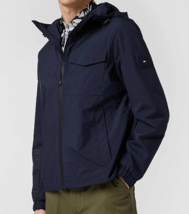 Tommy Hilfiger Jacke mit Kapuze in Marine oder Schwarz für 129,99€ (statt 148€)