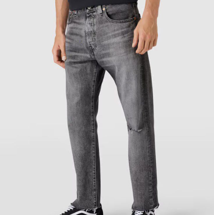 Levis Jeans mit Label Patch in mittelgrau für 39,99€ (statt 54€)