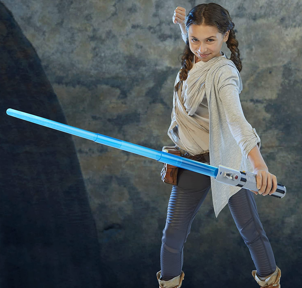 Star Wars Forge Luke Skywalker elektronisches Lichtschwert für 28,99€ (statt 33€)   Prime