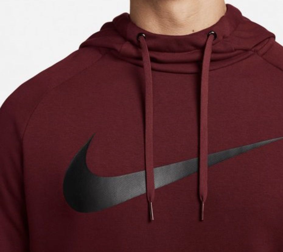 Nike Dri FIT Training Hoodie in Dunkelrot mit großem Swoosh Logo für 35,98€ (statt 43€)