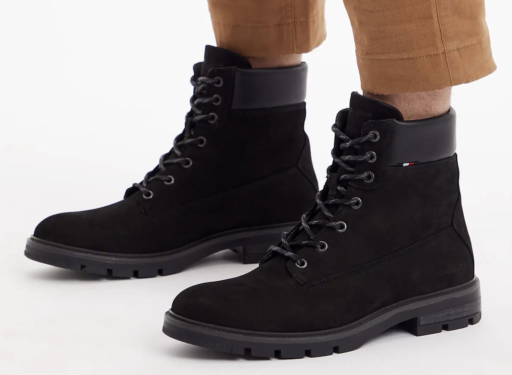 Tommy Hilfiger Nubukleder Schnürboots für 93,60€ (statt 118€) 40 bis 44