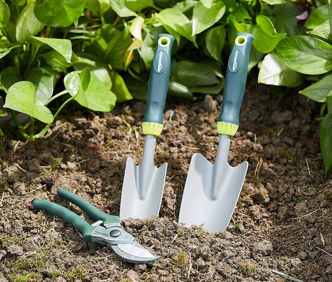 Amazon Basics   3 teilig Gartenwerkzeug Set für 3,33€ (statt 13€)  prime