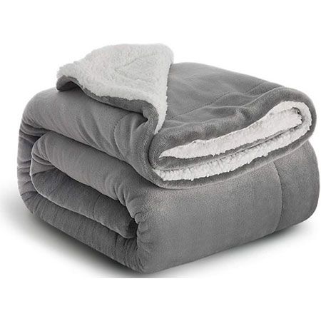 🤗 Bedsure Sherpa Kuscheldecke, 150x200cm für 10,99€ (statt 28€)