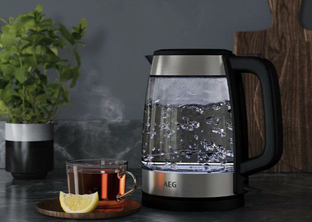 AEG GK4 1 4GB DELI 1,7 Liter Wasserkocher für 40,99€ (statt 49€)