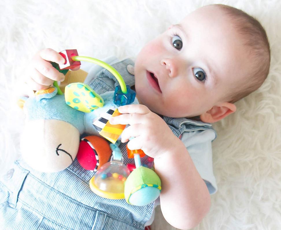 Playgro Plüschrassel Pferd für Babys ab 3 Monaten für 8,47€ (statt 15€)