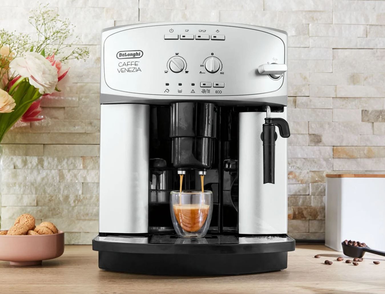 Delonghi ESAM2200 Kaffeevollautomat mit Cappuccino System für 199€ (statt 349€)
