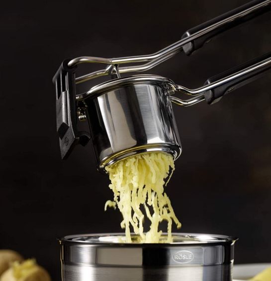 RÖSLE Kartoffelpresse aus Edelstahl 18/10 für 36,99€ (statt 46€)