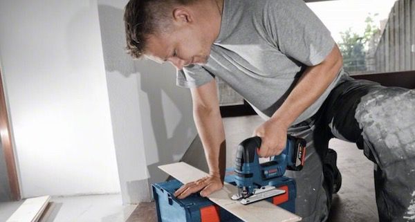 Bosch Professional GST18V LI B Akku Stichsäge inkl. 2x 4 Ah für 199€ (statt 270€)   B Ware