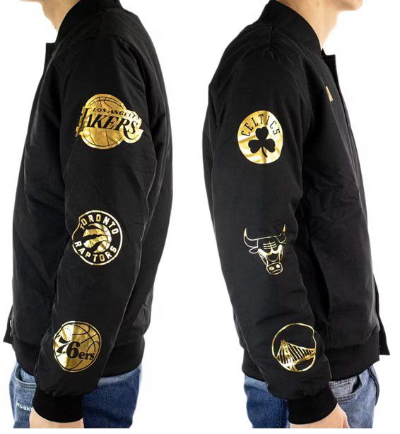 New Era NBA Logo Herren Bomberjacke für 44,98€ (statt 145€)