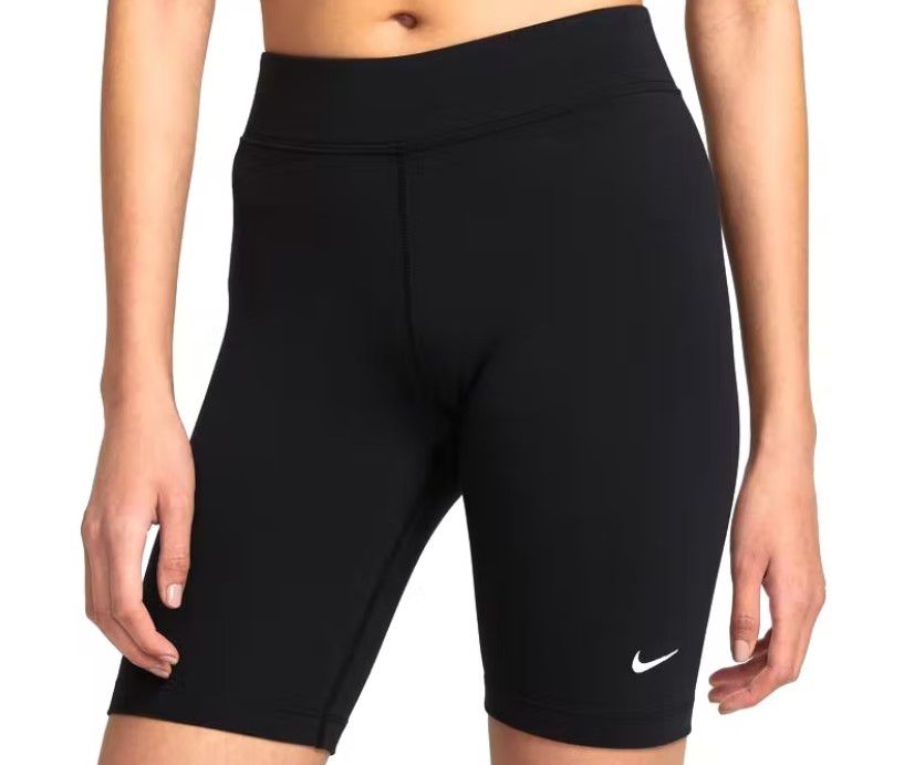 Nike NSW Essential Tights Damen Sportshorts für 8,98€ (statt 19€) Größen XS+S