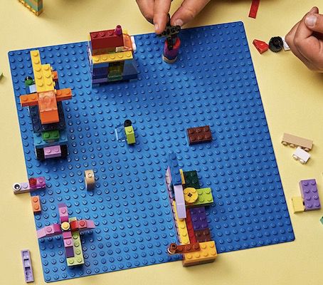 LEGO 11025 Classic Blaue Bauplatte 32 x 32 Noppen für 5,44€ (statt 9€)