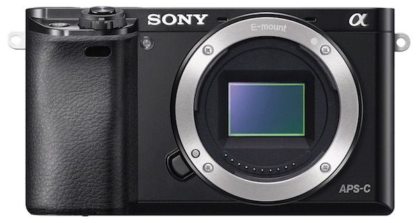 Sony Alpha 6000 Systemkamera mit Objektive + Speicherkarte + Tasche für 719€ (statt 818€)