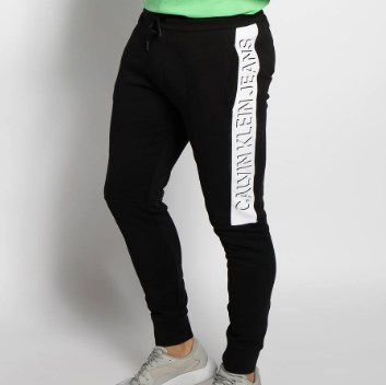 Calvin Klein Jeans Jogginghose J30J318590 für 27,75€ (statt 52€) XS bis L