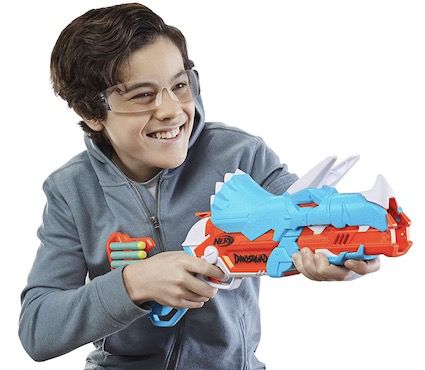 Nerf DinoSquad Tricera Blast Dart Blaster mit 12 Darts für 11,90€ (statt 22€)