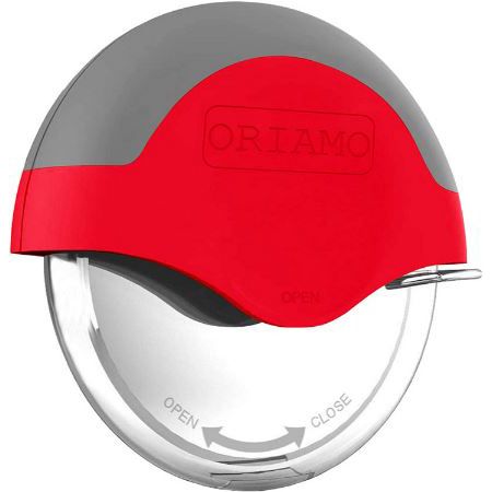 Oriamo Pizzaschneider mit ovaler Griffform & Fingerschutz für 6,99€ (statt 10€)   Prime