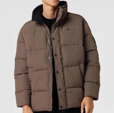 Calvin Klein Badge Puffer Jacket in Schwarz & Braun für 84,99€ (statt 140€) S bis L