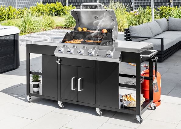 HC Garten & Freizeit Gasgrill Küche mit 4+1 Brenner für 305,50€ (statt 575€)