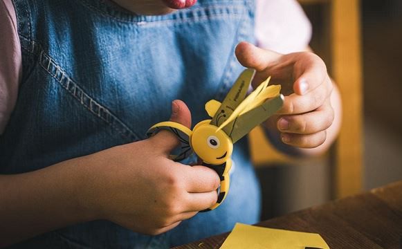 Fiskars Kinder Tierschere mit Bienen Motiv für 2,99€ (statt 5€)   Prime