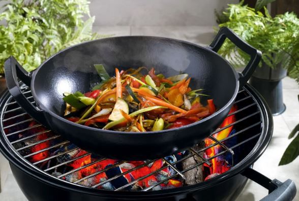 Grillmeister Gusseisen Wok, 31,5cm für 20,94€ (statt 31€)