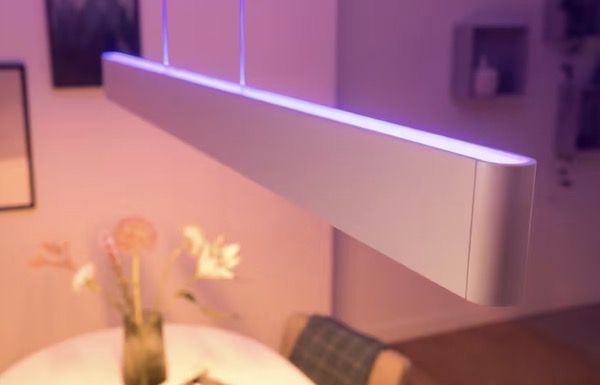 Philips Hue Ensis Pendelleuchte mit Bluetooth + Bridge für 349,95€ (statt 391€)