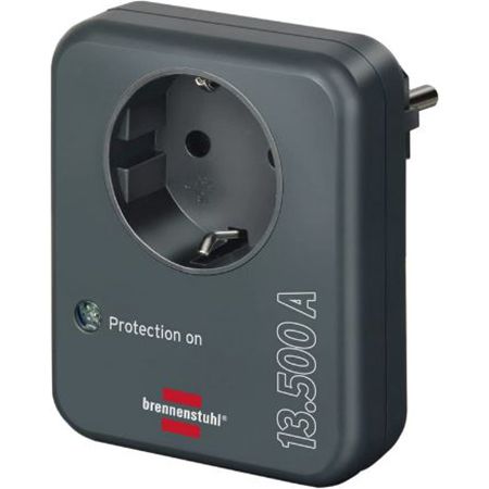 Brennenstuhl Adapter mit Überspannungsschutz, 13.500 A für 6,57€ (statt 10€)