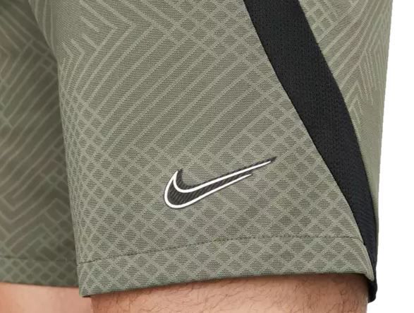 Nike Strike 22 Trainingsshort für 17,49€ (statt 26€)