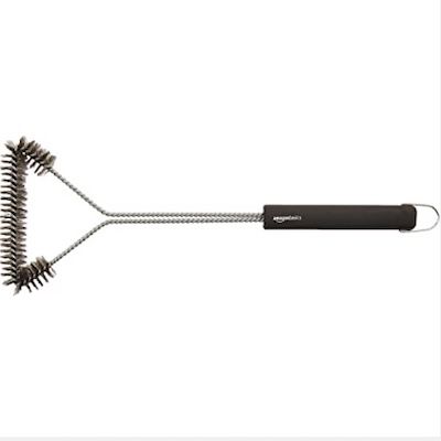 Amazon Basics &#8211; dreieckige Grillbürste mit 45,7cm für 10,69€ (statt 17€)