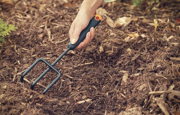 Fiskars Blumenrechen mit 30,5 cm Länge für 7,49€ (statt 11€)