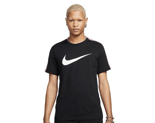 Nike Shirt Sportswear Repeat in versch. Farben für 17,99€ (statt 30€)