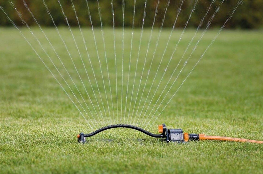 Fiskars Oszillierender Sprinkler M für 9,99€ (statt 14€)