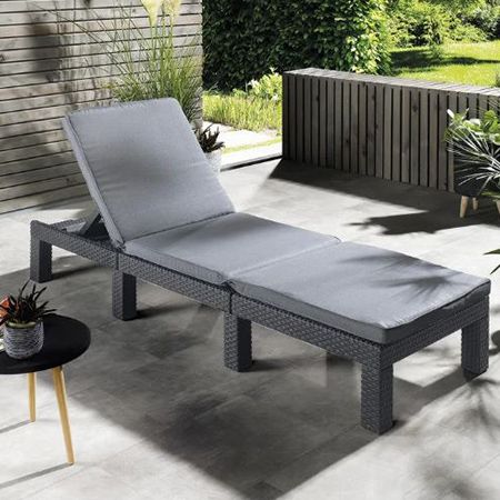 🏠 Livarno Home Geflecht-Sonnenliege mit Auflage für 102,94€ (statt 138€)