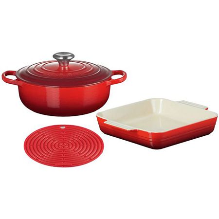 Le Creuset Sauteuse, 24cm + Auflaufform &#038; Topflappen für 165,94€ (statt 189€)